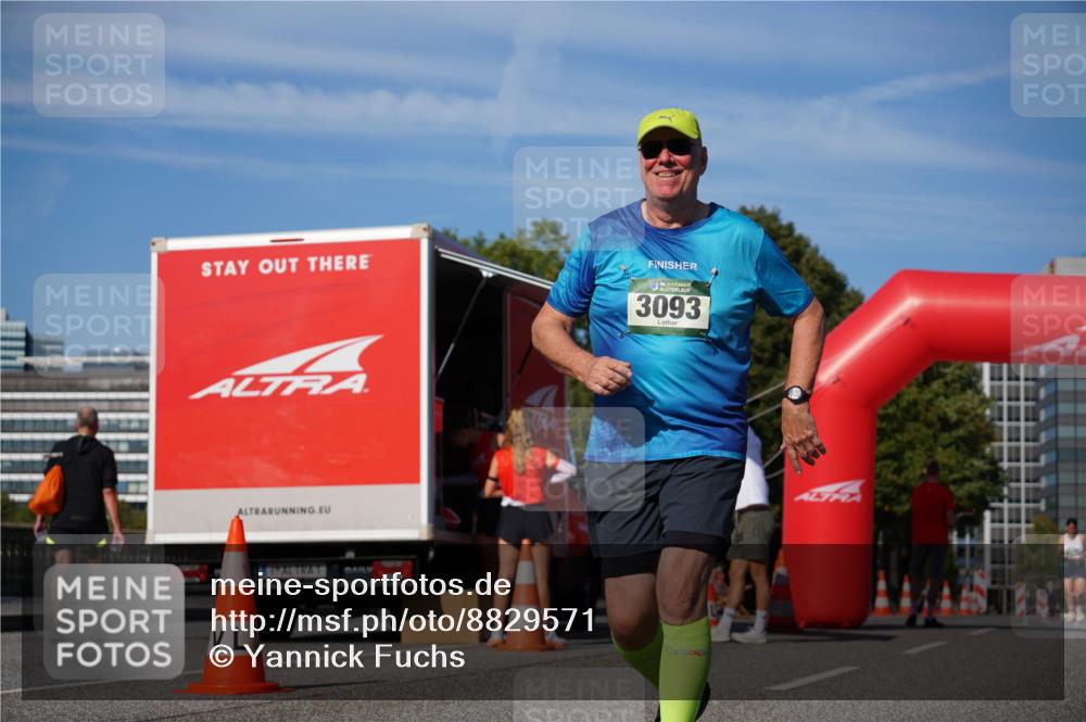 07.09.2025 - BARMER Alsterlauf Yannick Fuchs http://msf.ph/oto/8829571 07.09.2025 10:30:21 Laufen 3093 meine-sportfotos.de