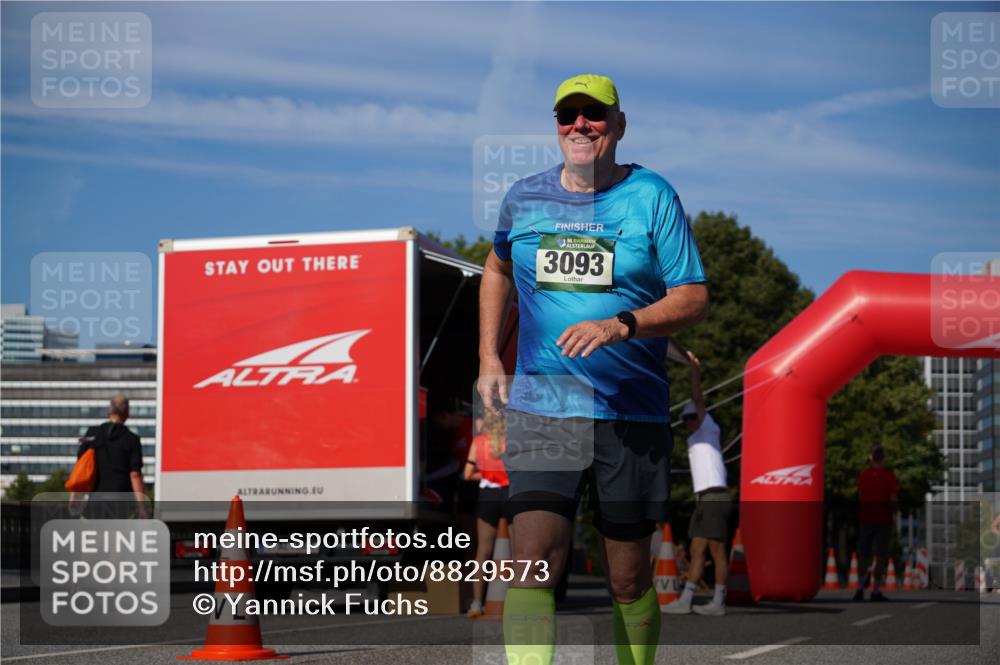 07.09.2025 - BARMER Alsterlauf Yannick Fuchs http://msf.ph/oto/8829573 07.09.2025 10:30:21 Laufen 3093 meine-sportfotos.de