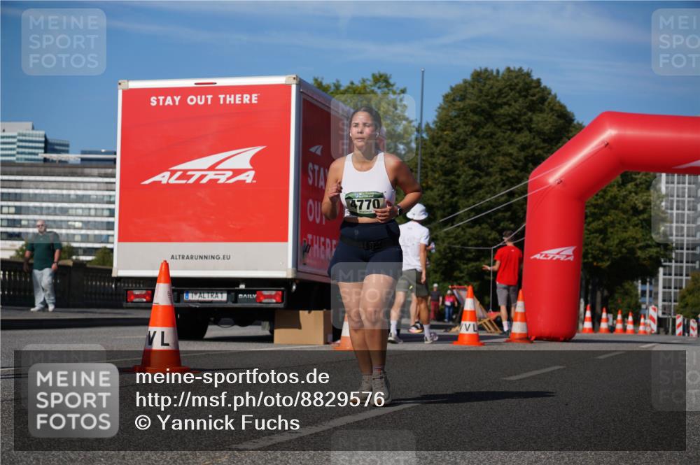 07.09.2025 - BARMER Alsterlauf Yannick Fuchs http://msf.ph/oto/8829576 07.09.2025 10:30:35 Laufen 4770 meine-sportfotos.de