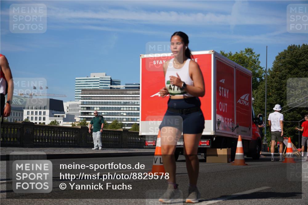 07.09.2025 - BARMER Alsterlauf Yannick Fuchs http://msf.ph/oto/8829578 07.09.2025 10:30:36 Laufen  meine-sportfotos.de