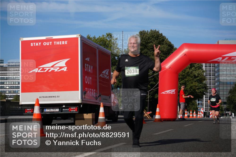 07.09.2025 - BARMER Alsterlauf Yannick Fuchs http://msf.ph/oto/8829591 07.09.2025 10:32:20 Laufen 2038, 5658 meine-sportfotos.de
