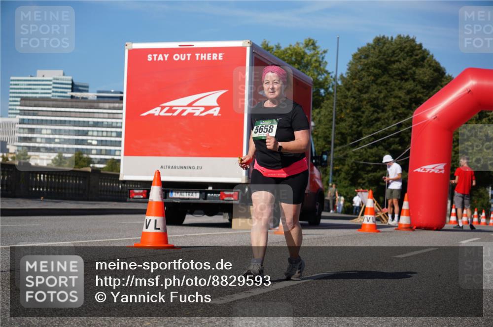 07.09.2025 - BARMER Alsterlauf Yannick Fuchs http://msf.ph/oto/8829593 07.09.2025 10:32:28 Laufen 5658 meine-sportfotos.de
