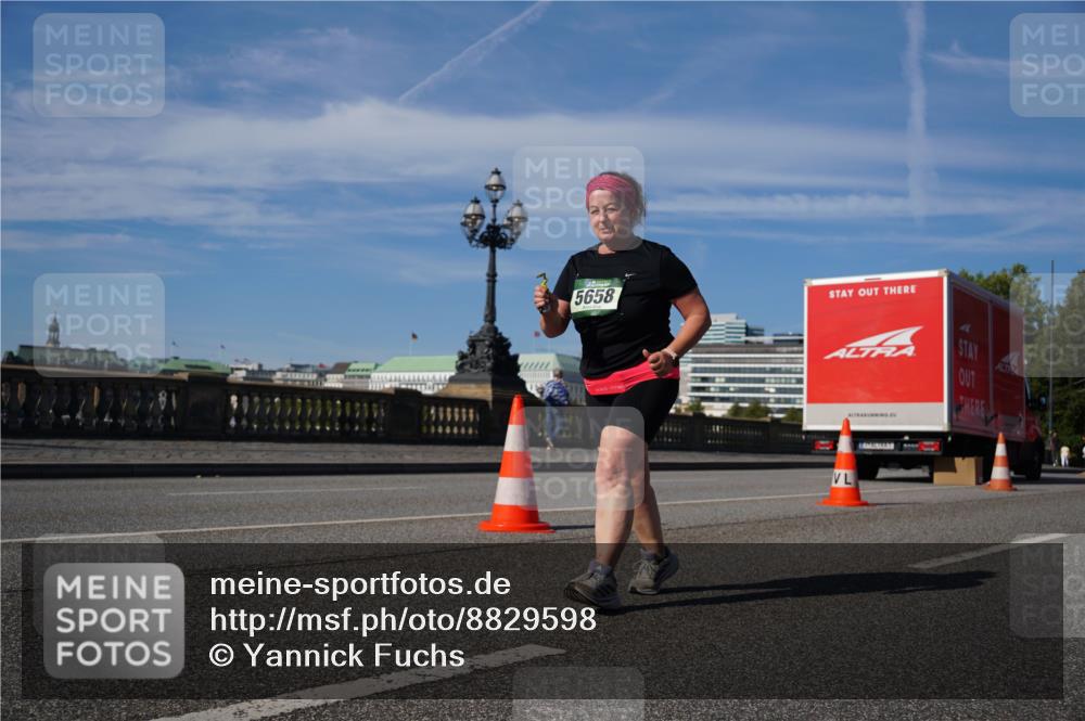 07.09.2025 - BARMER Alsterlauf Yannick Fuchs http://msf.ph/oto/8829598 07.09.2025 10:32:30 Laufen 5658 meine-sportfotos.de