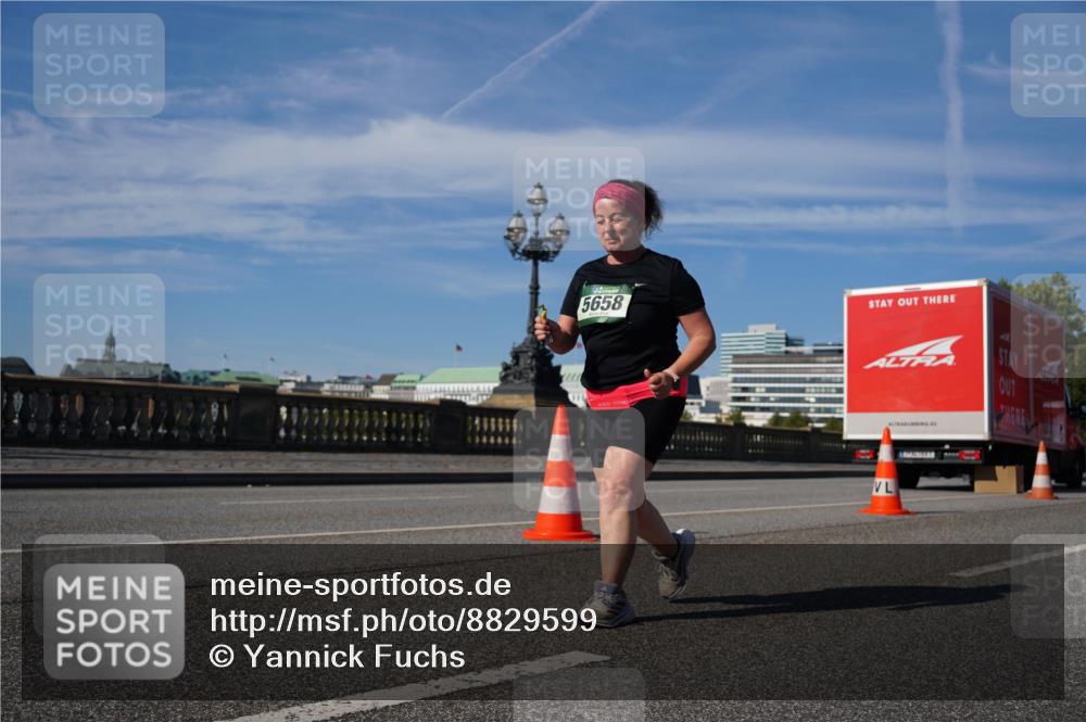07.09.2025 - BARMER Alsterlauf Yannick Fuchs http://msf.ph/oto/8829599 07.09.2025 10:32:30 Laufen 5658 meine-sportfotos.de