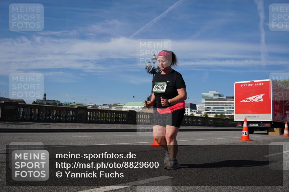 07.09.2025 - BARMER Alsterlauf Yannick Fuchs http://msf.ph/oto/8829600 07.09.2025 10:32:30 Laufen 5658 meine-sportfotos.de