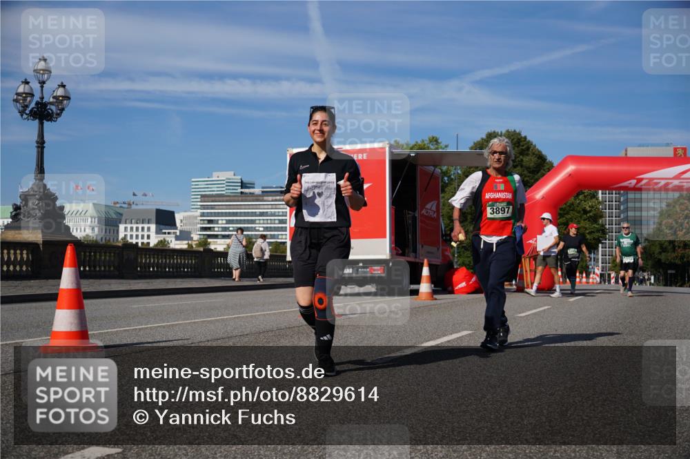 07.09.2025 - BARMER Alsterlauf Yannick Fuchs http://msf.ph/oto/8829614 07.09.2025 10:33:54 Laufen 3897 meine-sportfotos.de