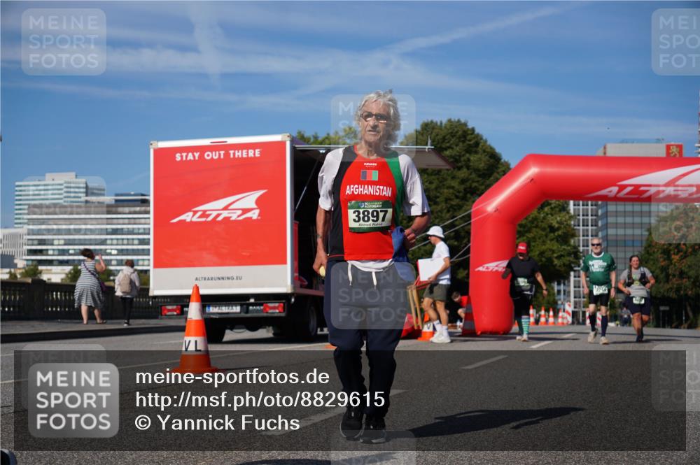 07.09.2025 - BARMER Alsterlauf Yannick Fuchs http://msf.ph/oto/8829615 07.09.2025 10:33:55 Laufen 3897 meine-sportfotos.de