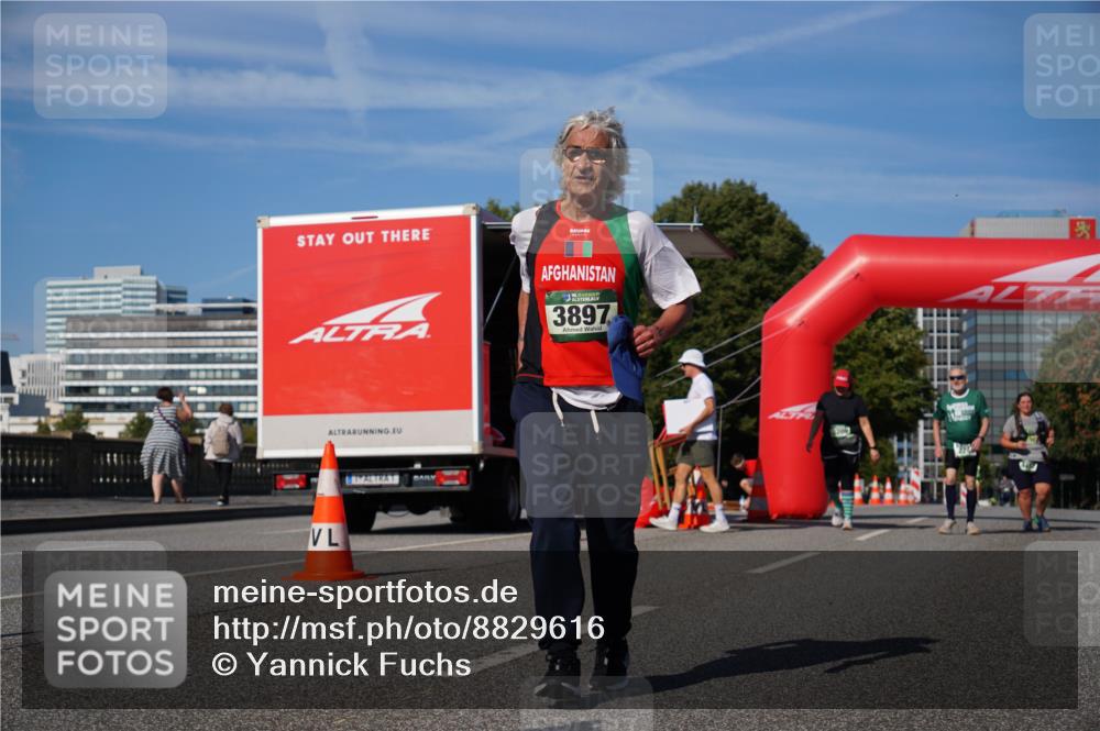 07.09.2025 - BARMER Alsterlauf Yannick Fuchs http://msf.ph/oto/8829616 07.09.2025 10:33:55 Laufen 3897 meine-sportfotos.de