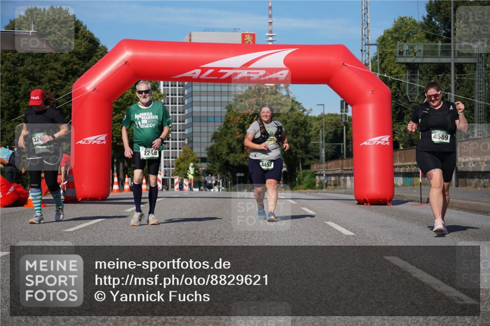 07.09.2025 - BARMER Alsterlauf Yannick Fuchs http://msf.ph/oto/8829621 07.09.2025 10:33:59 Laufen 320, 2249, 4452, 4589 meine-sportfotos.de