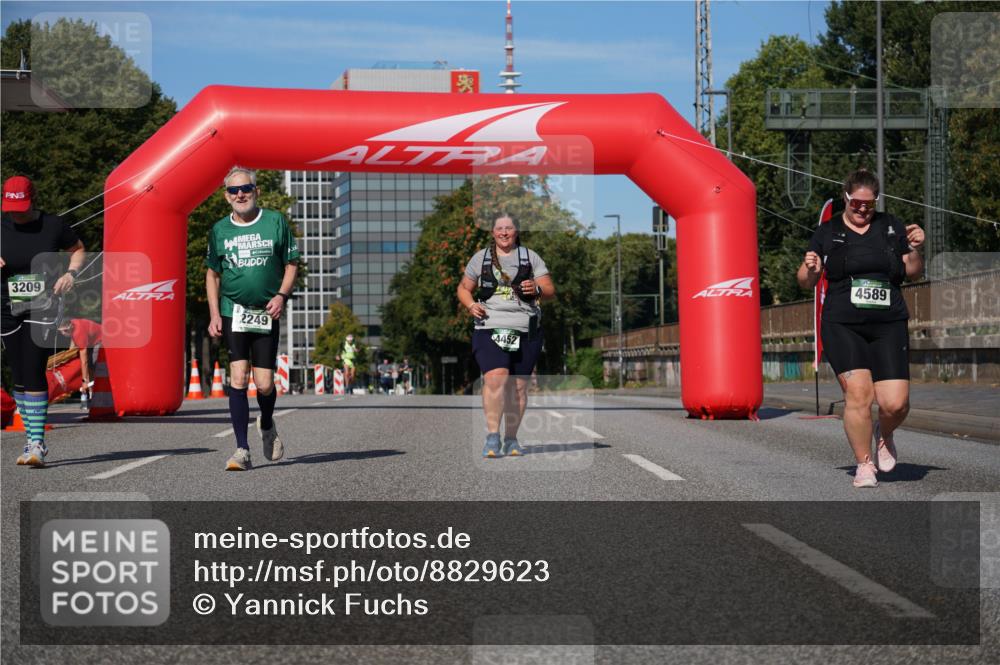 07.09.2025 - BARMER Alsterlauf Yannick Fuchs http://msf.ph/oto/8829623 07.09.2025 10:33:59 Laufen 3209, 2249, 4452, 4589 meine-sportfotos.de