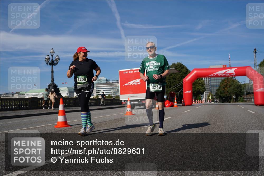 07.09.2025 - BARMER Alsterlauf Yannick Fuchs http://msf.ph/oto/8829631 07.09.2025 10:34:04 Laufen 1111, 3209, 2249 meine-sportfotos.de