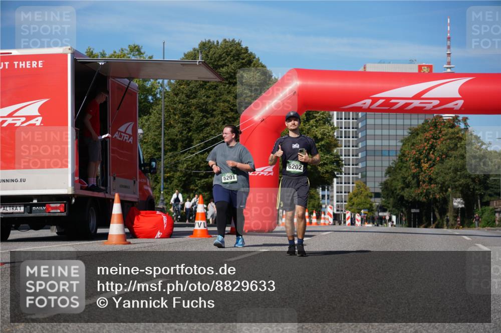07.09.2025 - BARMER Alsterlauf Yannick Fuchs http://msf.ph/oto/8829633 07.09.2025 10:34:56 Laufen 1, 6201, 6202, 328 meine-sportfotos.de