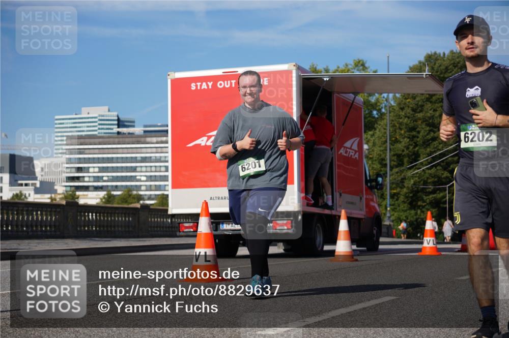 07.09.2025 - BARMER Alsterlauf Yannick Fuchs http://msf.ph/oto/8829637 07.09.2025 10:35:01 Laufen 6201, 6202 meine-sportfotos.de