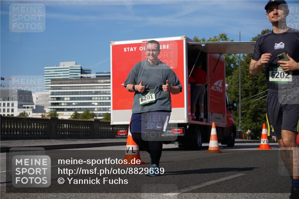 07.09.2025 - BARMER Alsterlauf Yannick Fuchs http://msf.ph/oto/8829639 07.09.2025 10:35:01 Laufen 6201, 6202 meine-sportfotos.de