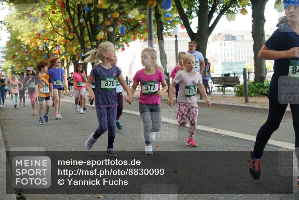 07.09.2025 - BARMER Alsterlauf Yannick Fuchs http://msf.ph/oto/8830099 07.09.2025 10:49:15 Laufen 254, 182, 181, 8220, 370, 5, 372, 155, 84 meine-sportfotos.de