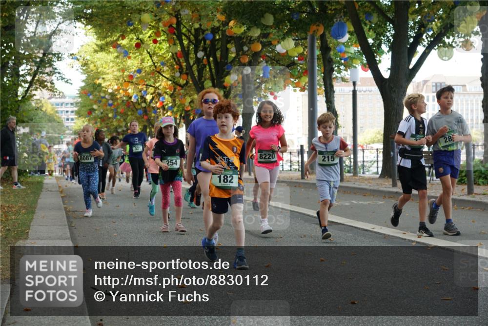 07.09.2025 - BARMER Alsterlauf Yannick Fuchs http://msf.ph/oto/8830112 07.09.2025 10:49:19 Laufen 8087, 321, 254, 182, 8220, 28, 215 meine-sportfotos.de