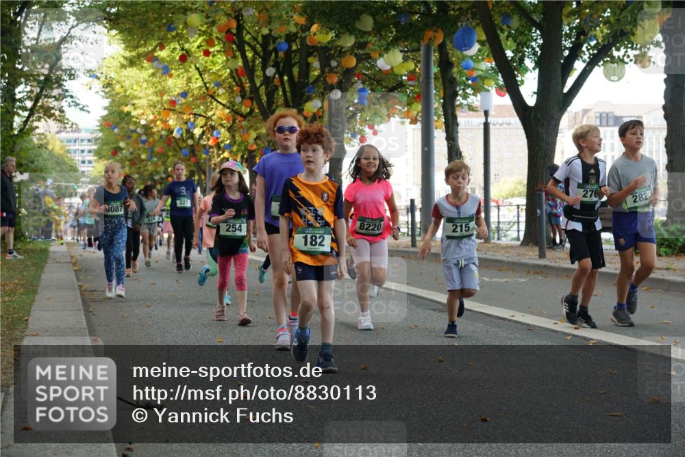 07.09.2025 - BARMER Alsterlauf Yannick Fuchs http://msf.ph/oto/8830113 07.09.2025 10:49:19 Laufen 8087, 326, 321, 254, 182, 8220, 215, 276, 282 meine-sportfotos.de
