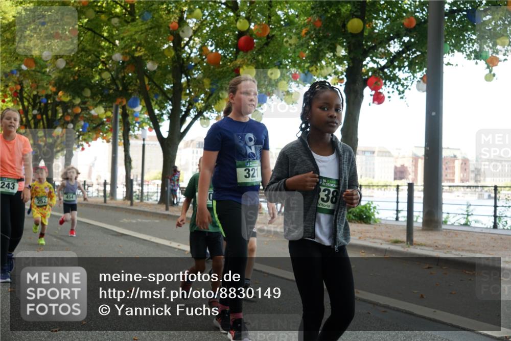 07.09.2025 - BARMER Alsterlauf Yannick Fuchs http://msf.ph/oto/8830149 07.09.2025 10:49:29 Laufen 243, 454, 252, 321, 136, 38 meine-sportfotos.de