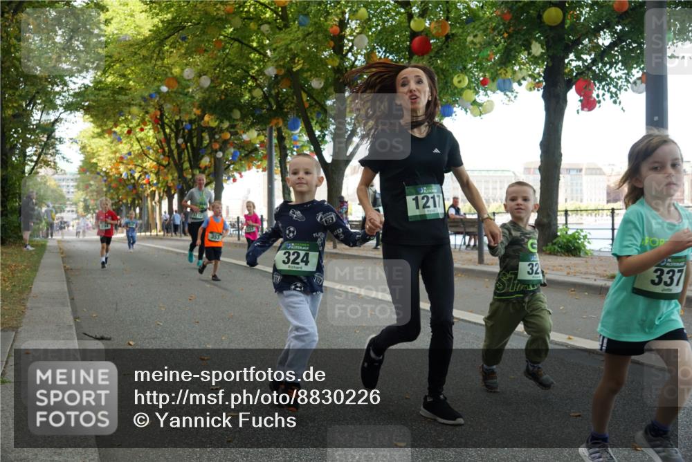 07.09.2025 - BARMER Alsterlauf Yannick Fuchs http://msf.ph/oto/8830226 07.09.2025 10:49:49 Laufen 324, 72, 1217, 32, 337 meine-sportfotos.de