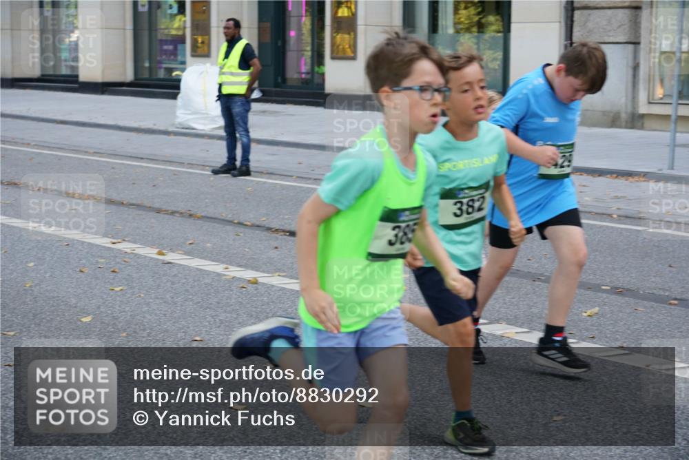07.09.2025 - BARMER Alsterlauf Yannick Fuchs http://msf.ph/oto/8830292 07.09.2025 10:50:42 Laufen 385, 382 meine-sportfotos.de