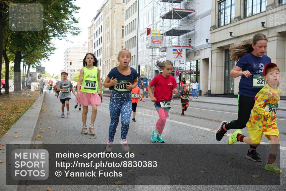 07.09.2025 - BARMER Alsterlauf Yannick Fuchs http://msf.ph/oto/8830383 07.09.2025 10:51:09 Laufen 8103, 808, 331, 305, 321, 25 meine-sportfotos.de
