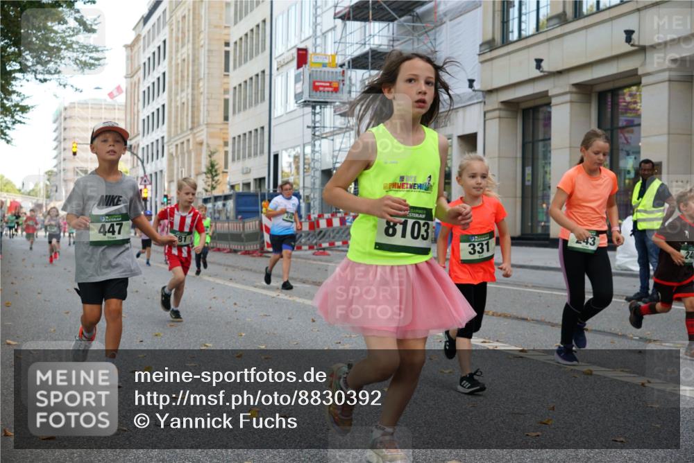 07.09.2025 - BARMER Alsterlauf Yannick Fuchs http://msf.ph/oto/8830392 07.09.2025 10:51:11 Laufen 447, 81, 8103, 331, 243 meine-sportfotos.de