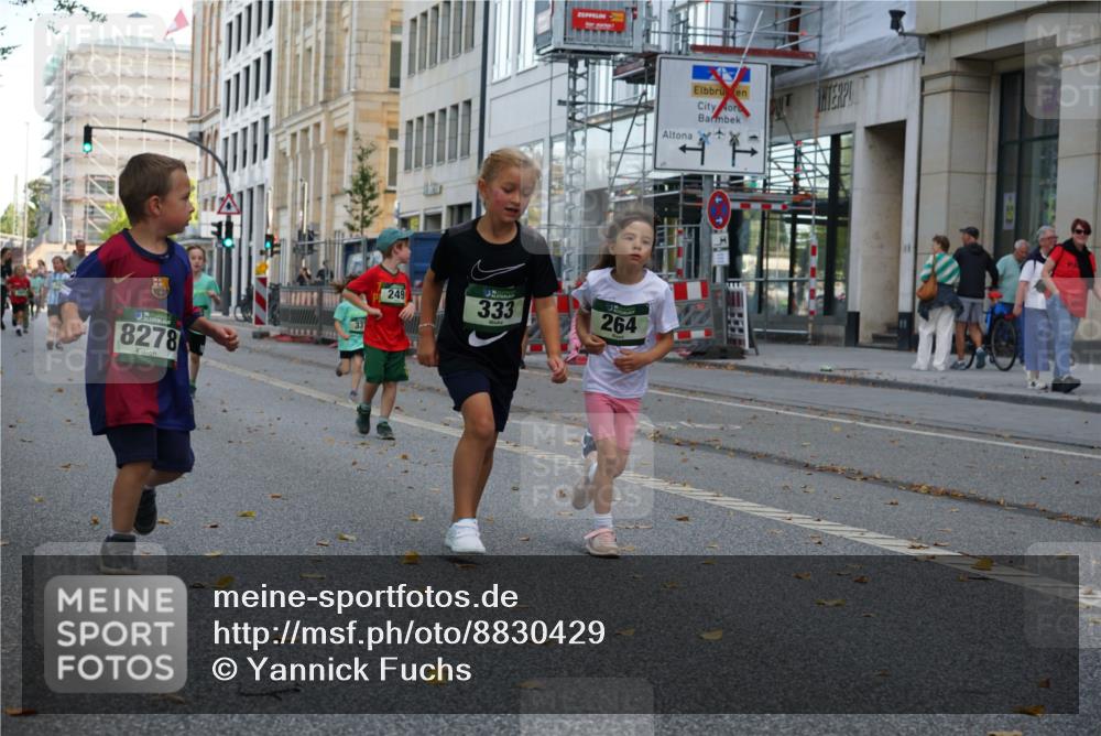 07.09.2025 - BARMER Alsterlauf Yannick Fuchs http://msf.ph/oto/8830429 07.09.2025 10:51:22 Laufen 8278, 33, 249, 333, 264 meine-sportfotos.de