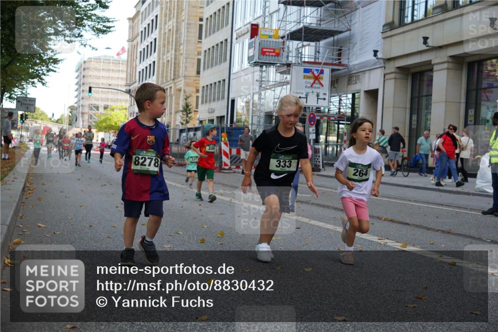 07.09.2025 - BARMER Alsterlauf Yannick Fuchs http://msf.ph/oto/8830432 07.09.2025 10:51:22 Laufen 337, 8278, 249, 333, 264, 50 meine-sportfotos.de