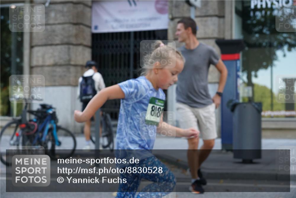 07.09.2025 - BARMER Alsterlauf Yannick Fuchs http://msf.ph/oto/8830528 07.09.2025 10:52:11 Laufen 818 meine-sportfotos.de