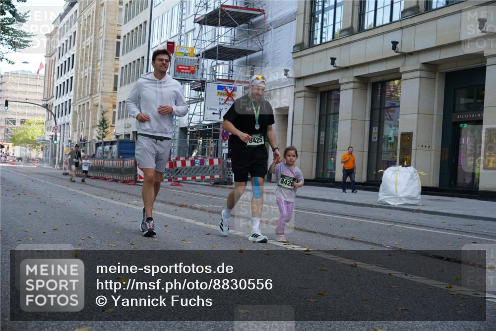 07.09.2025 - BARMER Alsterlauf Yannick Fuchs http://msf.ph/oto/8830556 07.09.2025 10:52:23 Laufen 8425, 8426, 150 meine-sportfotos.de