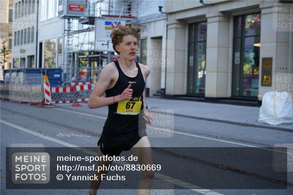 07.09.2025 - BARMER Alsterlauf Yannick Fuchs http://msf.ph/oto/8830669 07.09.2025 11:01:24 Laufen 67 meine-sportfotos.de