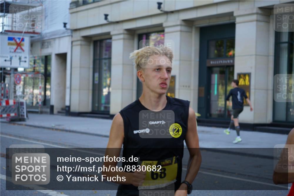 07.09.2025 - BARMER Alsterlauf Yannick Fuchs http://msf.ph/oto/8830682 07.09.2025 11:01:34 Laufen 68 meine-sportfotos.de