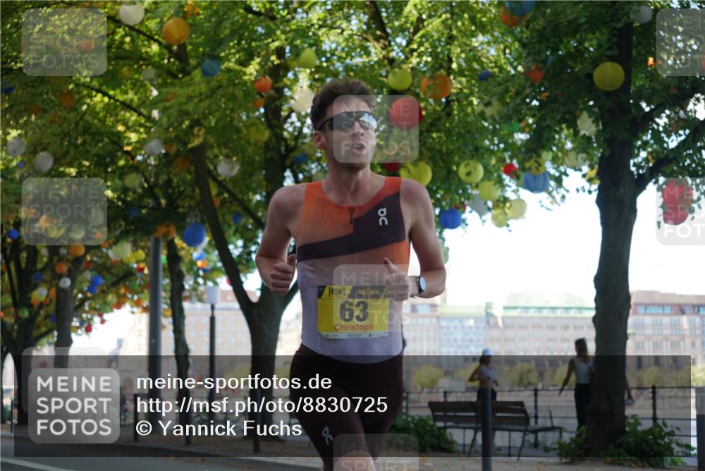 07.09.2025 - BARMER Alsterlauf Yannick Fuchs http://msf.ph/oto/8830725 07.09.2025 11:03:26 Laufen 17, 5, 63, 00 meine-sportfotos.de