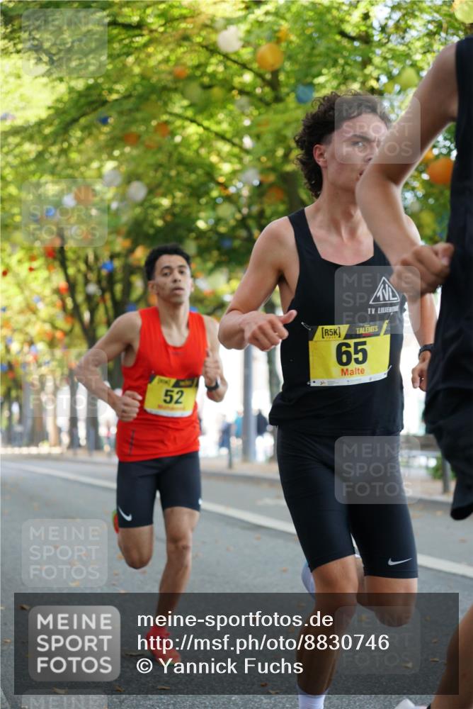 07.09.2025 - BARMER Alsterlauf Yannick Fuchs http://msf.ph/oto/8830746 07.09.2025 11:04:03 Laufen 52, 5, 65 meine-sportfotos.de