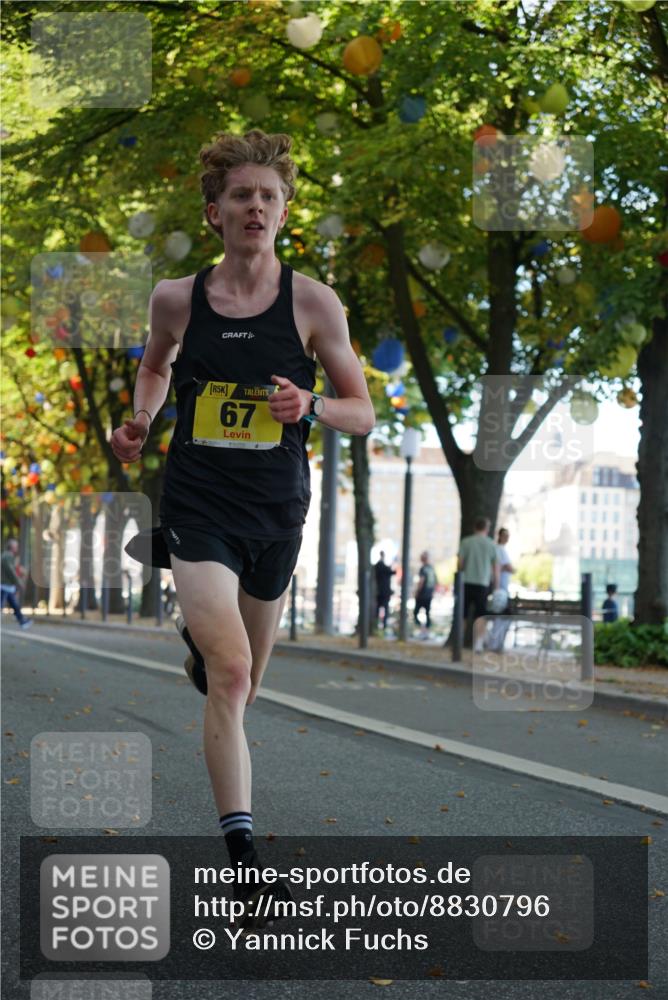 07.09.2025 - BARMER Alsterlauf Yannick Fuchs http://msf.ph/oto/8830796 07.09.2025 11:06:51 Laufen 5, 67 meine-sportfotos.de