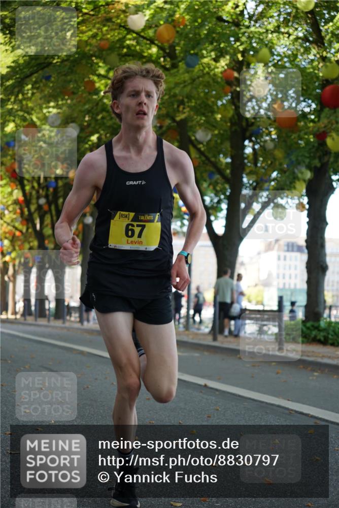 07.09.2025 - BARMER Alsterlauf Yannick Fuchs http://msf.ph/oto/8830797 07.09.2025 11:06:51 Laufen 5, 67 meine-sportfotos.de