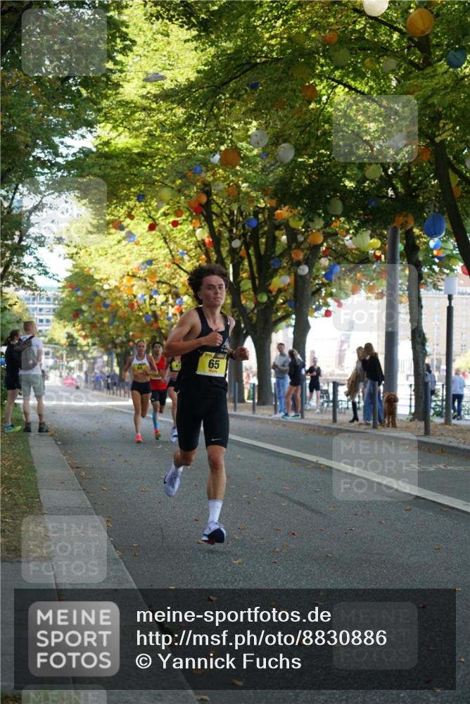 07.09.2025 - BARMER Alsterlauf Yannick Fuchs http://msf.ph/oto/8830886 07.09.2025 11:10:39 Laufen 65 meine-sportfotos.de