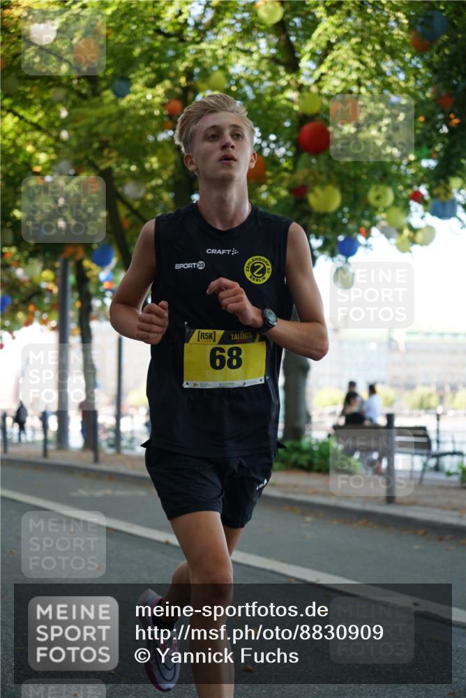 07.09.2025 - BARMER Alsterlauf Yannick Fuchs http://msf.ph/oto/8830909 07.09.2025 11:10:51 Laufen 39, 5, 68 meine-sportfotos.de