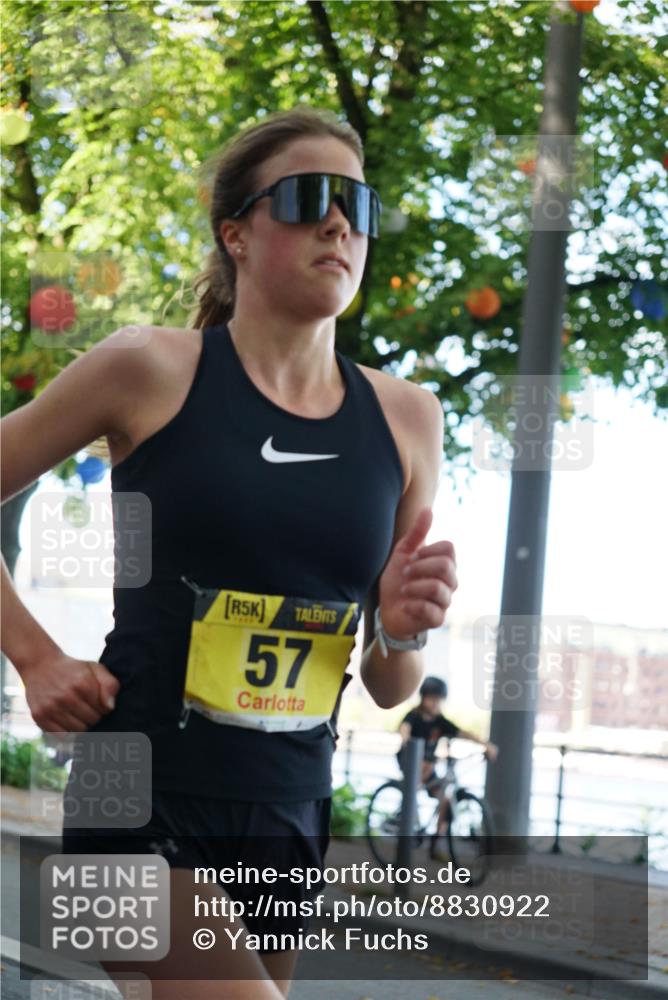 07.09.2025 - BARMER Alsterlauf Yannick Fuchs http://msf.ph/oto/8830922 07.09.2025 11:11:12 Laufen 5, 57 meine-sportfotos.de