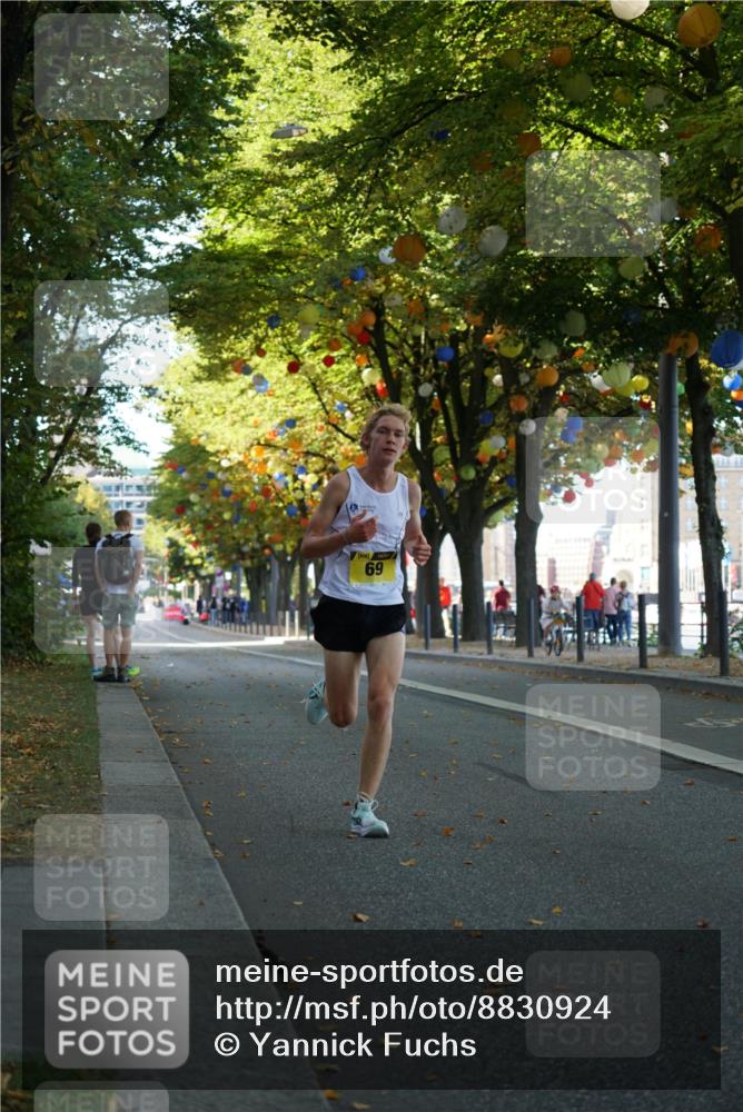07.09.2025 - BARMER Alsterlauf Yannick Fuchs http://msf.ph/oto/8830924 07.09.2025 11:11:15 Laufen 69 meine-sportfotos.de