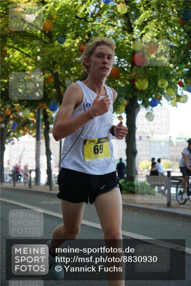 07.09.2025 - BARMER Alsterlauf Yannick Fuchs http://msf.ph/oto/8830930 07.09.2025 11:11:16 Laufen 5, 69 meine-sportfotos.de