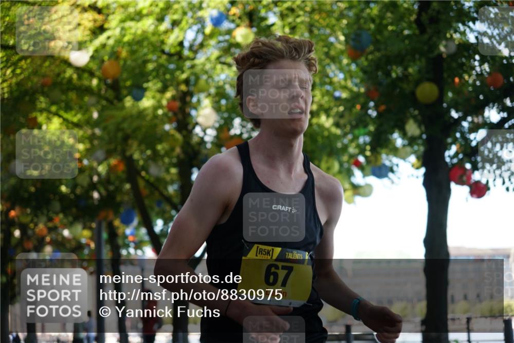 07.09.2025 - BARMER Alsterlauf Yannick Fuchs http://msf.ph/oto/8830975 07.09.2025 11:13:36 Laufen 5, 67 meine-sportfotos.de
