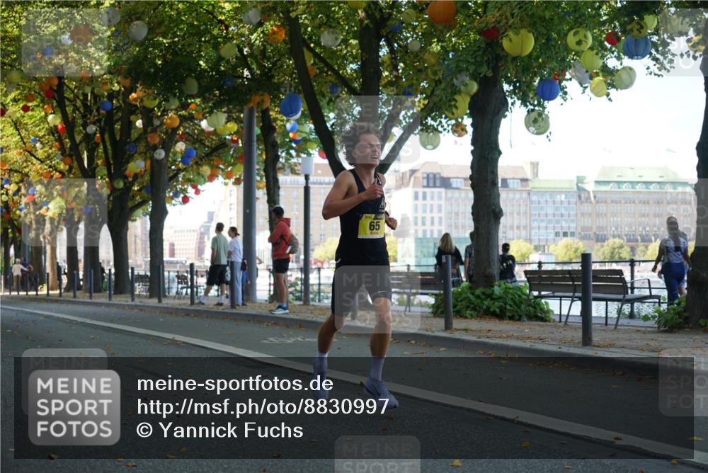 07.09.2025 - BARMER Alsterlauf Yannick Fuchs http://msf.ph/oto/8830997 07.09.2025 11:13:59 Laufen 65 meine-sportfotos.de