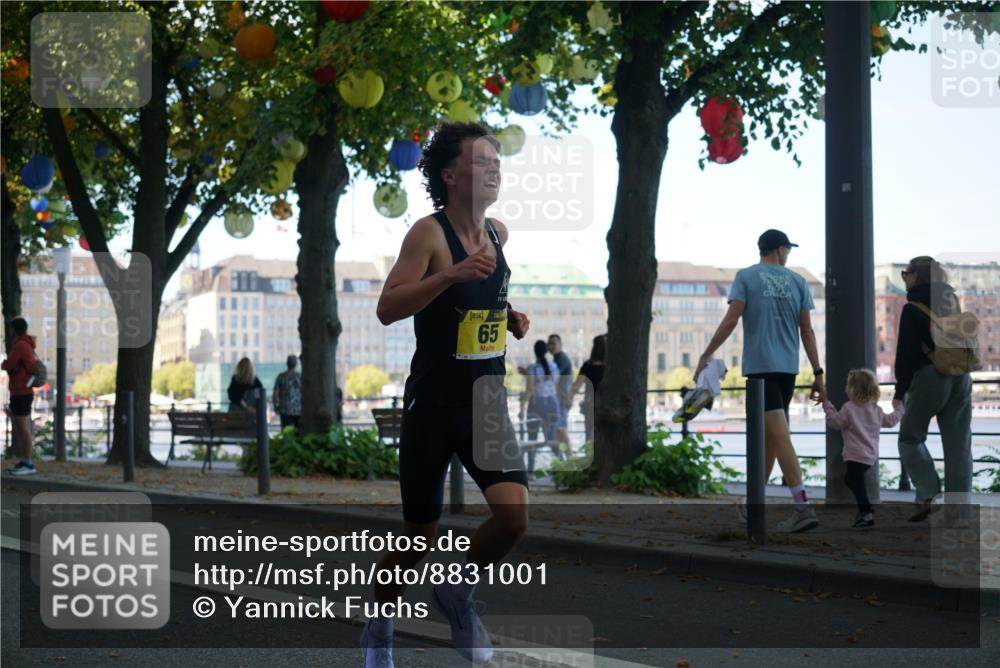 07.09.2025 - BARMER Alsterlauf Yannick Fuchs http://msf.ph/oto/8831001 07.09.2025 11:13:59 Laufen 65 meine-sportfotos.de