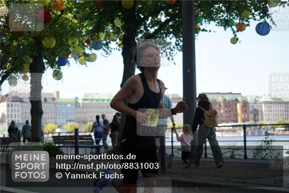 07.09.2025 - BARMER Alsterlauf Yannick Fuchs http://msf.ph/oto/8831003 07.09.2025 11:14:00 Laufen 65 meine-sportfotos.de
