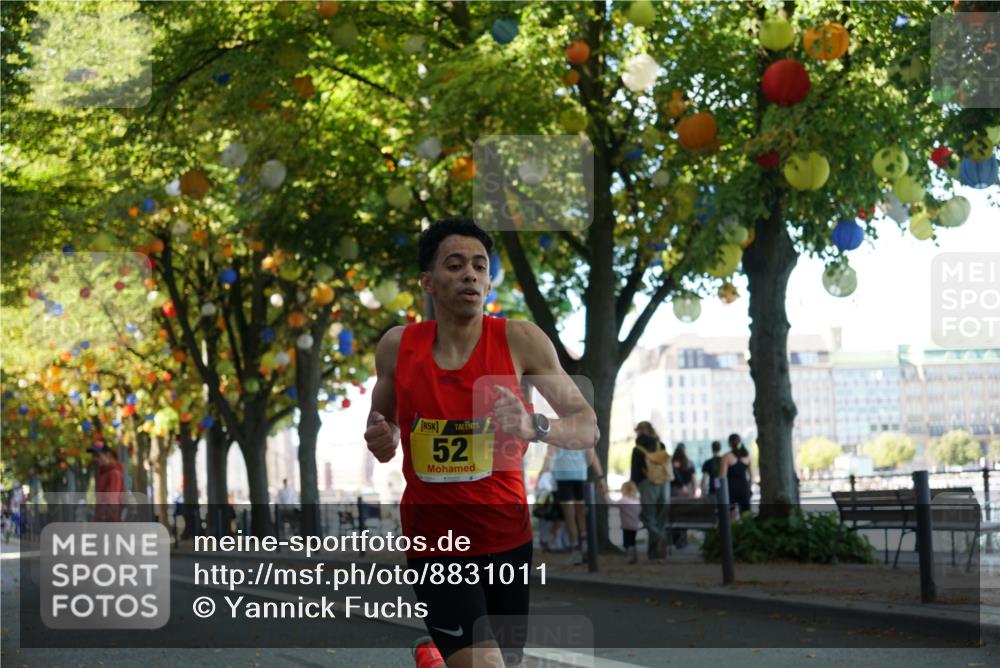 07.09.2025 - BARMER Alsterlauf Yannick Fuchs http://msf.ph/oto/8831011 07.09.2025 11:14:11 Laufen 52 meine-sportfotos.de