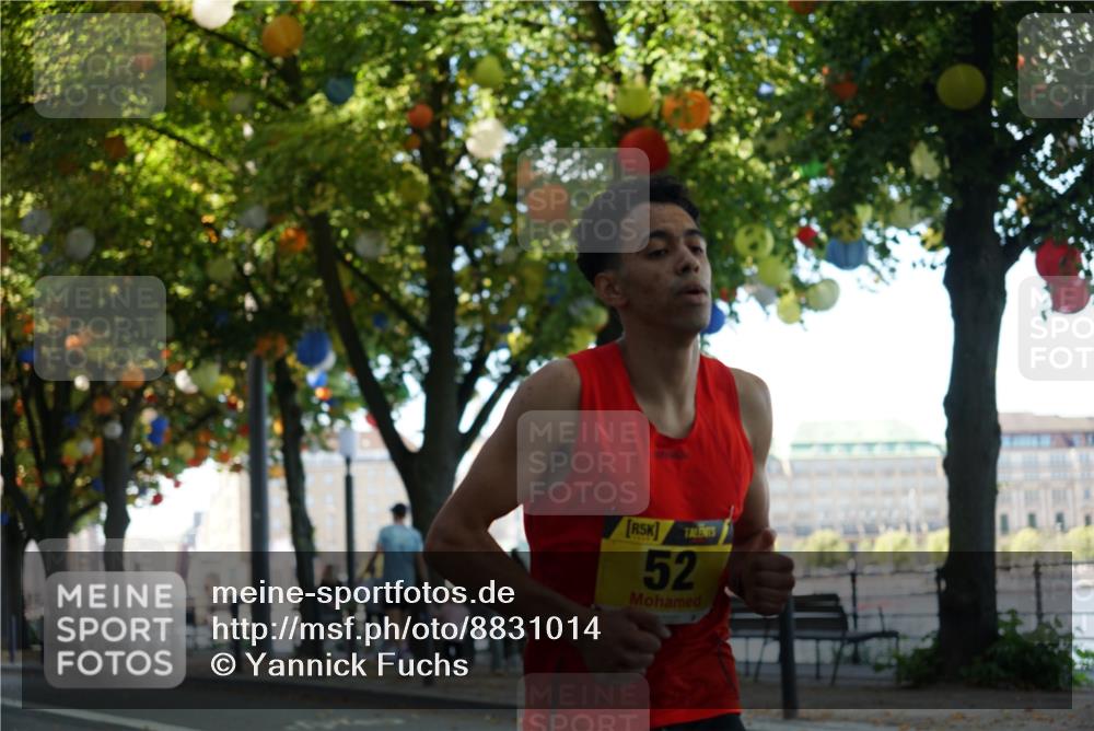 07.09.2025 - BARMER Alsterlauf Yannick Fuchs http://msf.ph/oto/8831014 07.09.2025 11:14:11 Laufen 52 meine-sportfotos.de