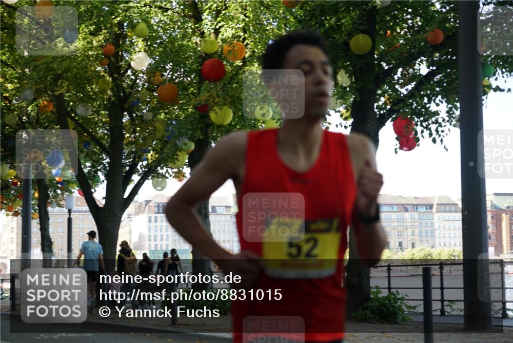 07.09.2025 - BARMER Alsterlauf Yannick Fuchs http://msf.ph/oto/8831015 07.09.2025 11:14:11 Laufen 52 meine-sportfotos.de