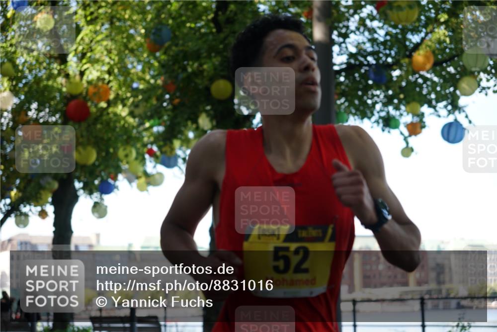 07.09.2025 - BARMER Alsterlauf Yannick Fuchs http://msf.ph/oto/8831016 07.09.2025 11:14:11 Laufen 52 meine-sportfotos.de