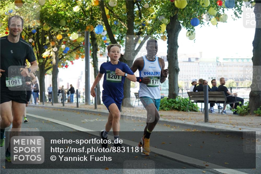 07.09.2025 - BARMER Alsterlauf Yannick Fuchs http://msf.ph/oto/8831181 07.09.2025 11:31:08 Laufen 1091, 820, 1171 meine-sportfotos.de